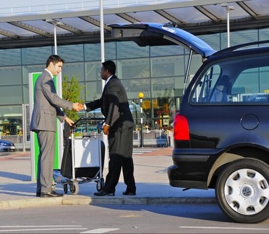 Manufacturer, Exporter, Importer, Supplier, Wholesaler, Retailer, Trader of Airport Pickup & Drop Services in New Delhi, Delhi, India.